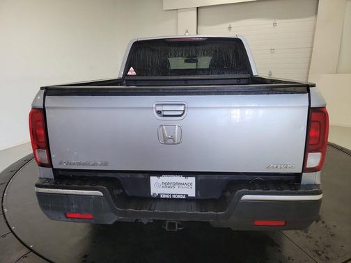 Lunar Silver Metallic 2017 Honda Ridgeline RTL