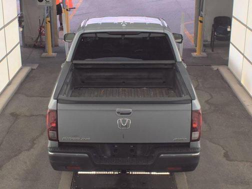 Lunar Silver Metallic 2017 Honda Ridgeline RTL