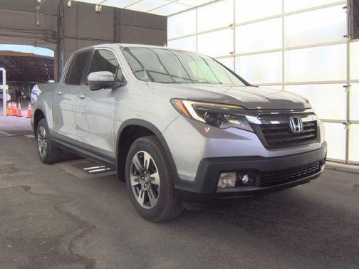 Lunar Silver Metallic 2017 Honda Ridgeline RTL