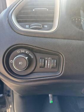 Granite Crystal Metallic Clearcoat 2016 Jeep Renegade Limited