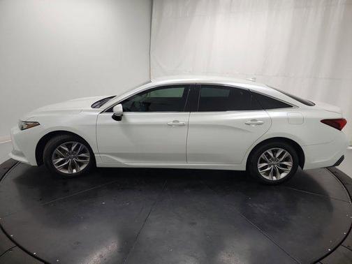 2021 Toyota Avalon XLE