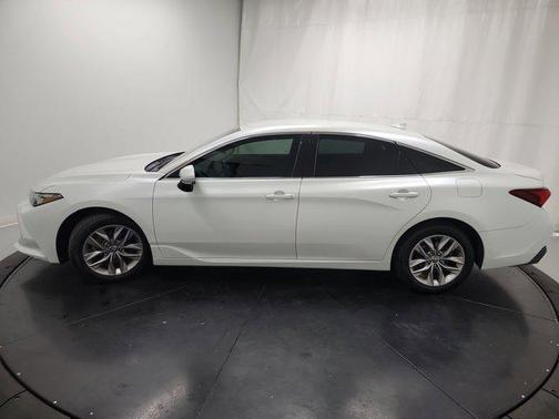 2021 Toyota Avalon XLE