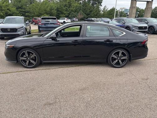 Crystal Black Pearl 2023 Honda Accord Hybrid Sport