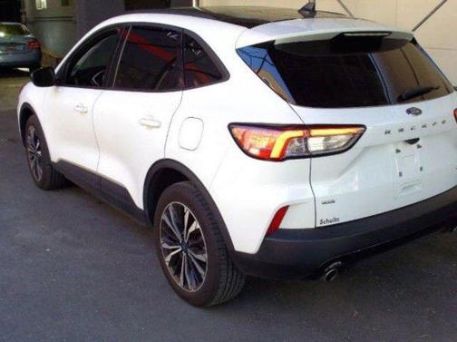Oxford White 2021 Ford Escape SE