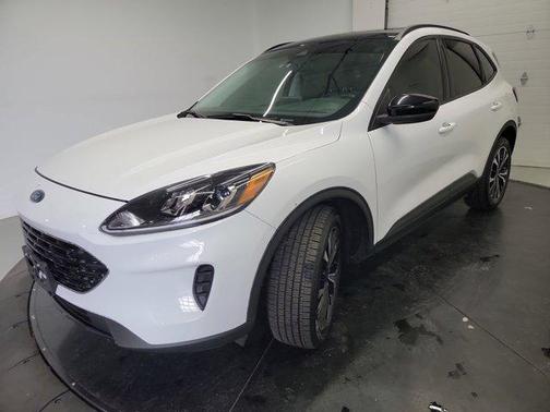 Oxford White 2021 Ford Escape SE