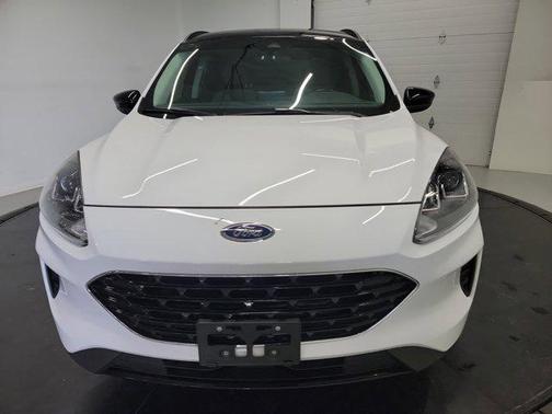 Oxford White 2021 Ford Escape SE
