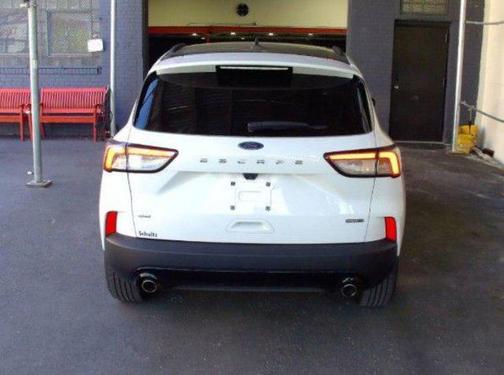 Oxford White 2021 Ford Escape SE