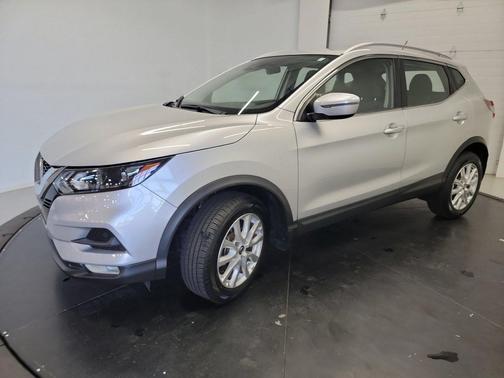 Brilliant Silver Metallic 2021 Nissan Rogue Sport SV