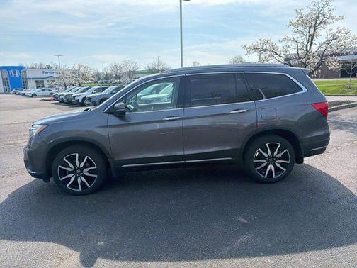 Modern Steel Metallic 2020 Honda Pilot Touring 8-Passenger