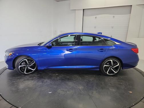 Still Night Pearl 2018 Honda Accord Sport