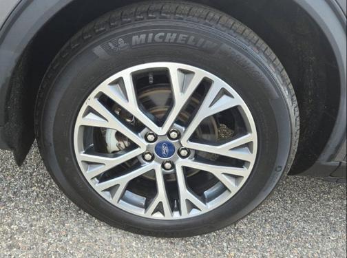 Gray Metallic 2021 Ford Escape SEL