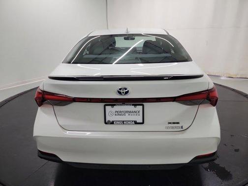 2019 Toyota Avalon Hybrid XSE