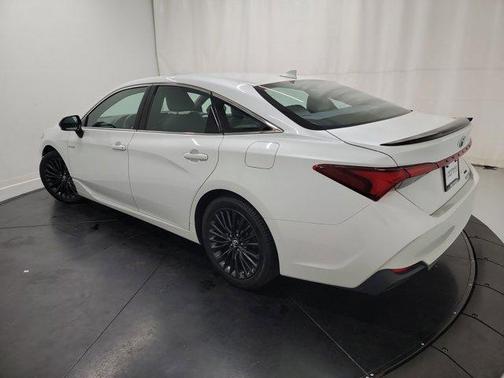 2019 Toyota Avalon Hybrid XSE