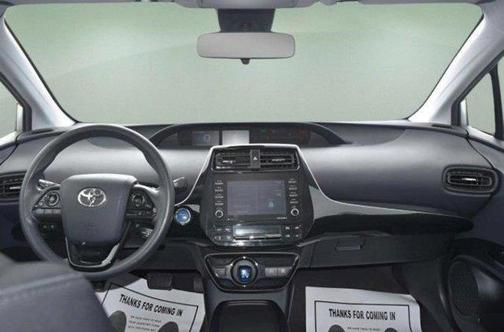 Classic Silver Metallic 2022 Toyota Prius LE