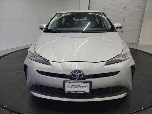 Classic Silver Metallic 2022 Toyota Prius LE
