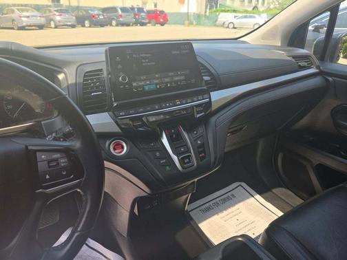 Crystal Black Pearl 2025 Honda Odyssey EX-L