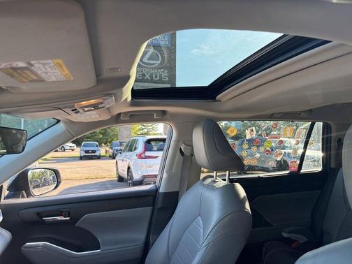 Magnetic Gray Metallic 2021 Toyota Highlander XLE