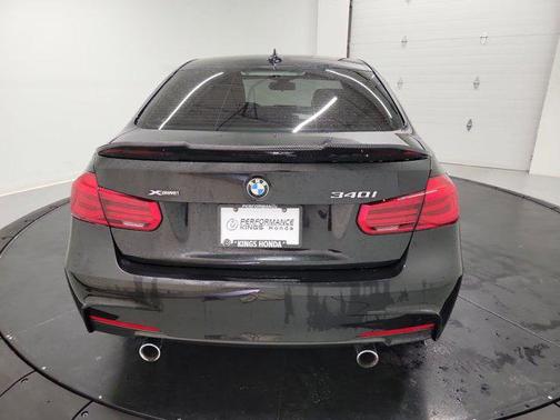 Black Sapphire Metallic 2018 BMW 340 xDrive