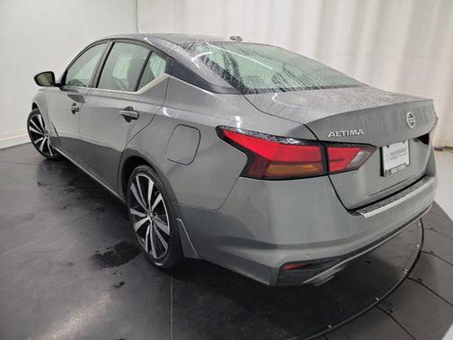 2022 Nissan Altima SR FWD