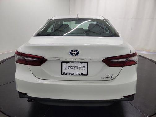 2021 Toyota Camry Hybrid XLE