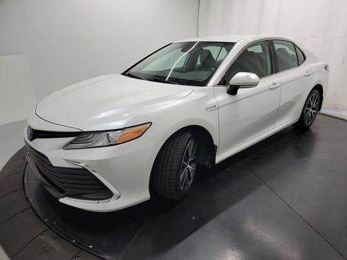 2021 Toyota Camry Hybrid XLE