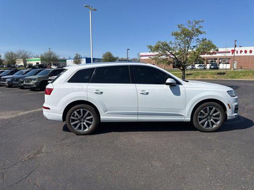 Glacier White Metallic 2019 Audi Q7 55 Prestige