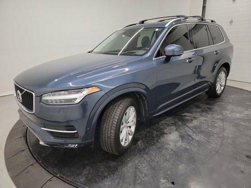2019 Volvo XC90 T6 Momentum