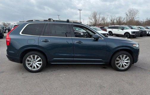 2019 Volvo XC90 T6 Momentum