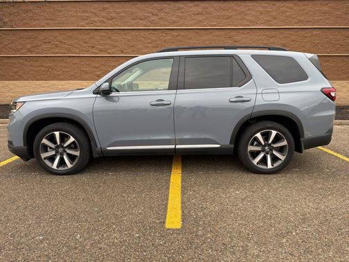 2023 Honda Pilot Touring 8-Passenger