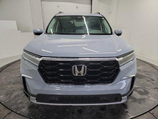 2023 Honda Pilot Touring 8-Passenger