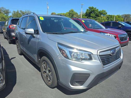 Ice Silver Metallic 2020 Subaru Forester Premium
