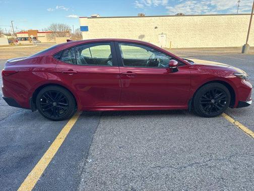 2025 Toyota Camry SE