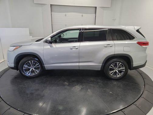 2017 Toyota Highlander LE I4