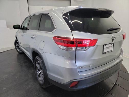 2017 Toyota Highlander LE I4