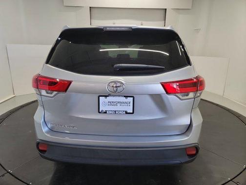 2017 Toyota Highlander LE I4
