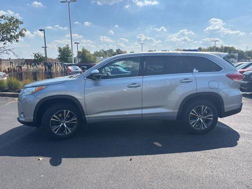 2017 Toyota Highlander LE I4