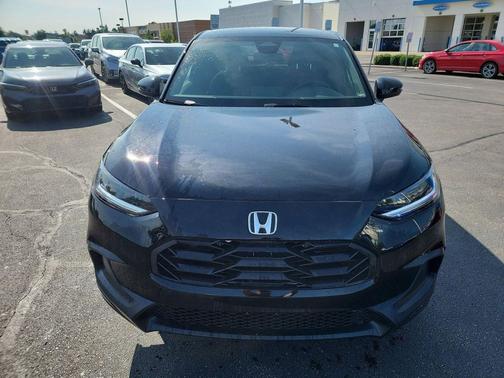 Crystal Black Pearl 2027 Honda HR-V Sport