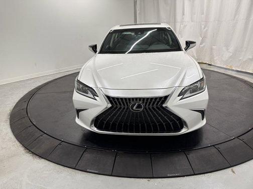 2022 Lexus ES 250 Base