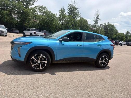 Marina Blue Metallic 2025 Chevrolet Trax FWD 1RS