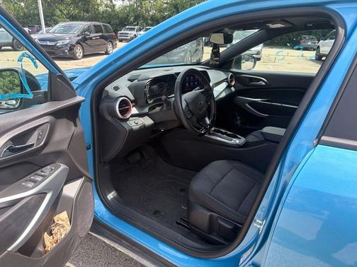 Marina Blue Metallic 2025 Chevrolet Trax FWD 1RS