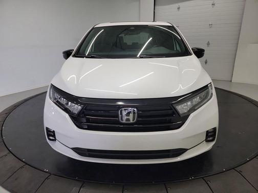 Platinum White Pearl 2023 Honda Odyssey Sport
