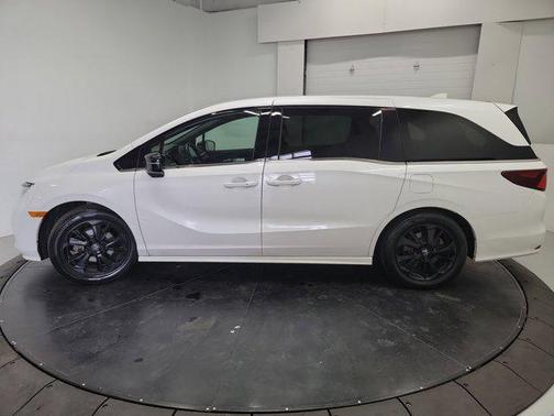 Platinum White Pearl 2023 Honda Odyssey Sport