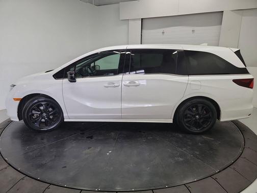 Platinum White Pearl 2023 Honda Odyssey Sport