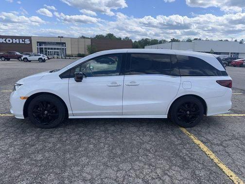 Platinum White Pearl 2023 Honda Odyssey Sport