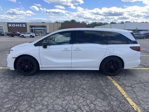 Platinum White Pearl 2023 Honda Odyssey Sport