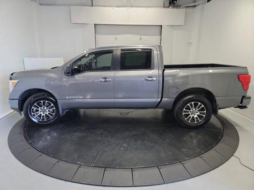2021 Nissan Titan SV