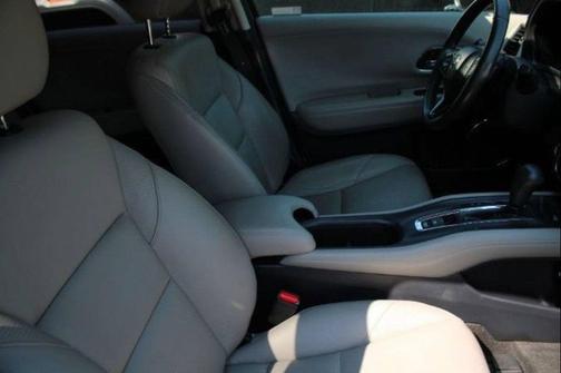 White Orchid Pearl 2018 Honda HR-V EX-L w/Navigation