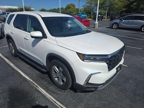 Platinum White Pearl 2023 Honda Pilot AWD EX-L 8 Passenger