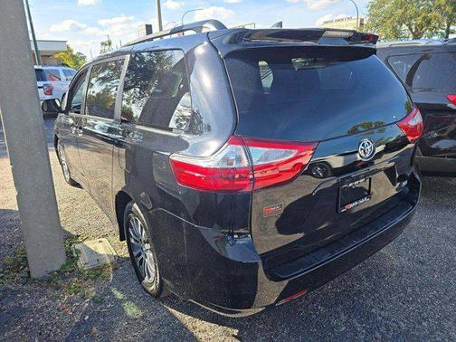 2019 Toyota Sienna XLE