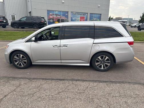 Alabaster Silver Metallic 2015 Honda Odyssey Touring